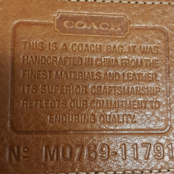 Limited Edition Authentic Coach Bleecker Heritage Stripe Canvas Medium P… - Picture 5 of 7